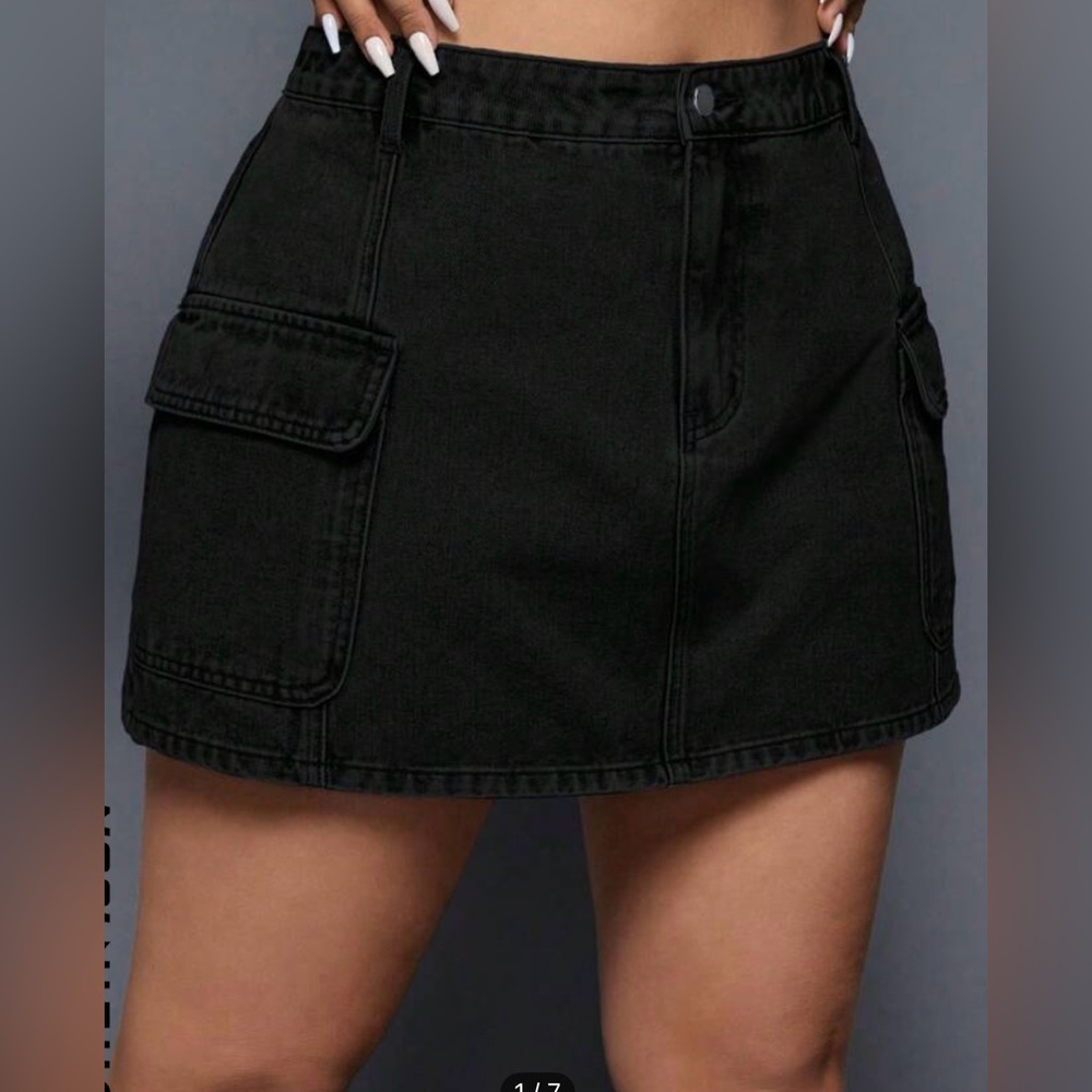 SHEIN Black Mini Skirt